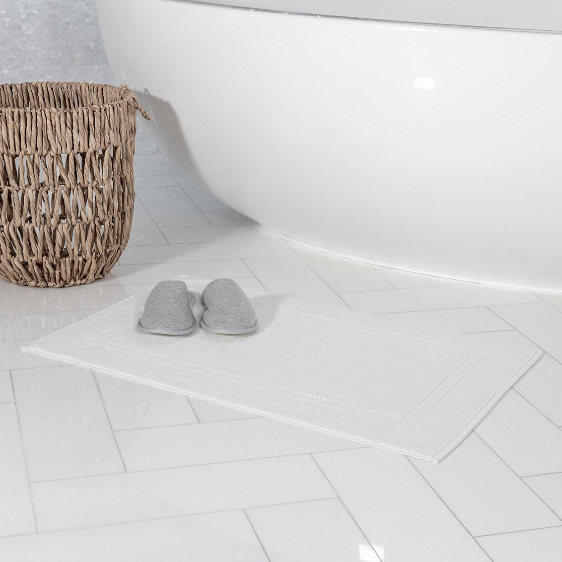 White Istanbul Bath Mat in Bathroom | Duman Home