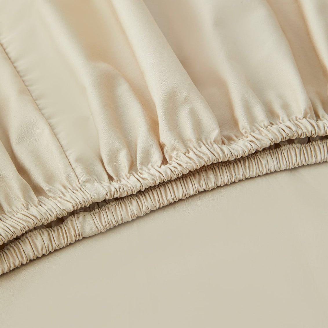 Percale Organic Fitted Sheet Bone Detail | Duman Home