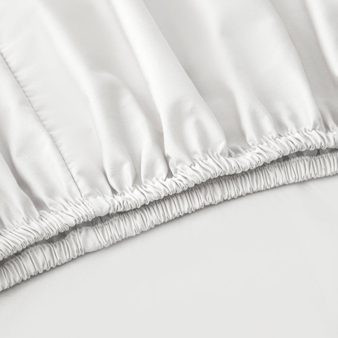 Percale Organic Fitted Sheet White Detail | Duman Home
