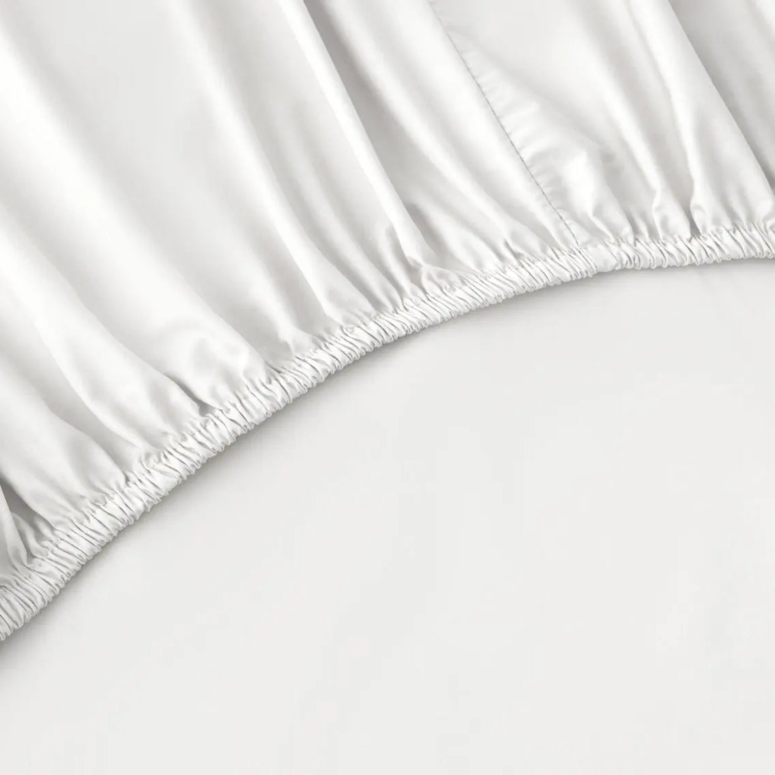 White fitted sheet close-up