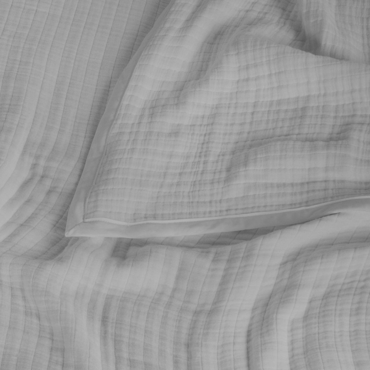 White Cloud Cotton Gauze Blanket Detail | Duman Home