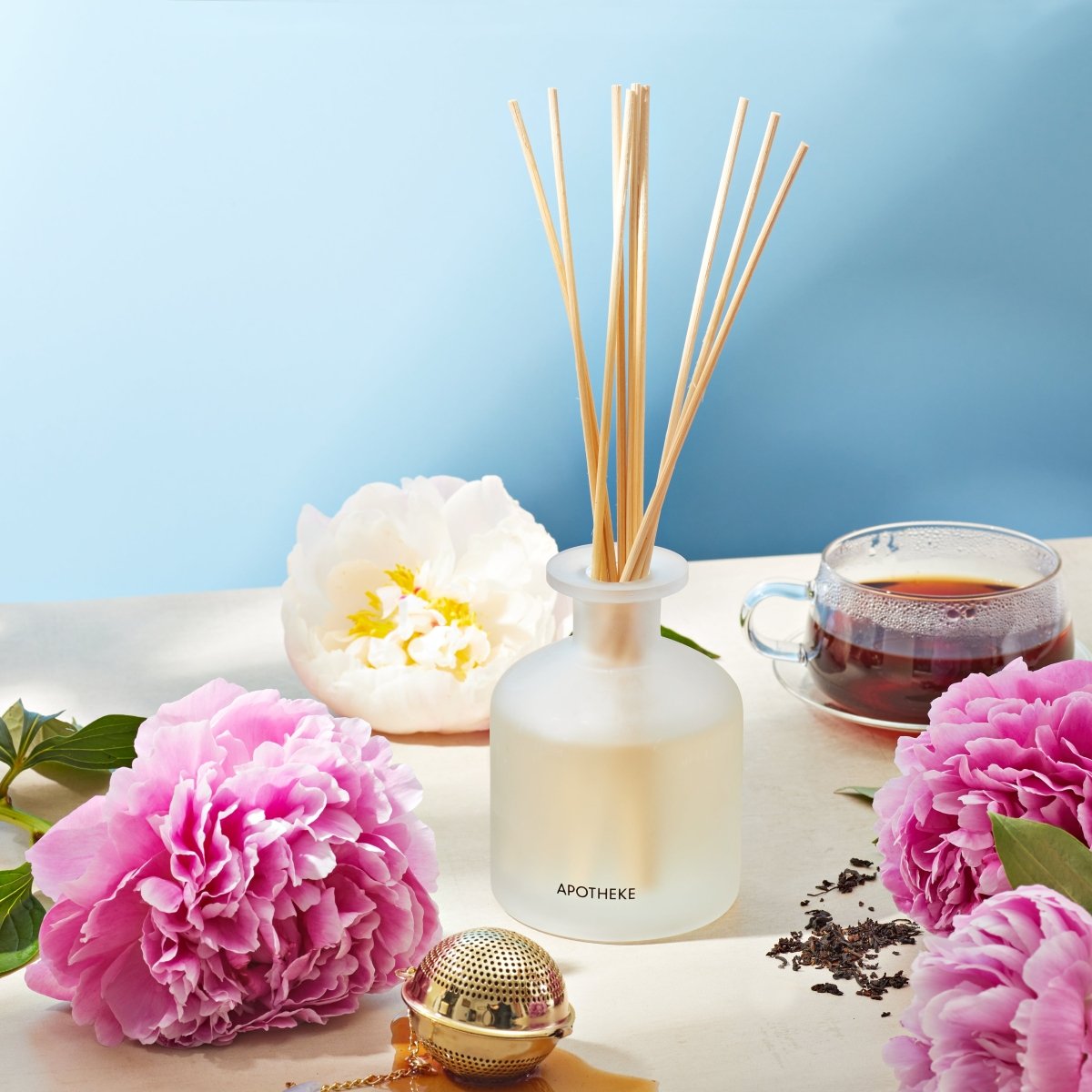 Apotheke Earl Grey Reed Diffuser with Flowers and Tea | Duman Home
